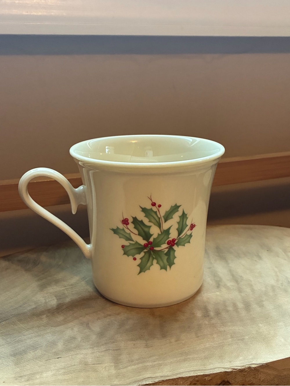 Lenox Holiday Classic Holly Berry Christmas Mug Ivory Porcelain Vintage EUC